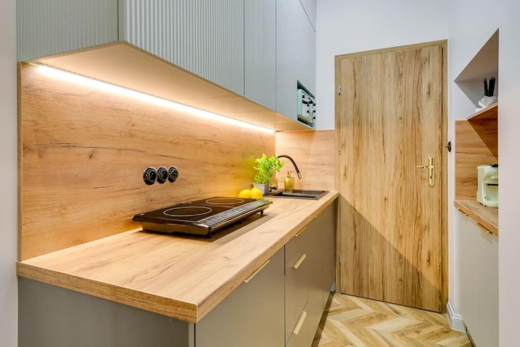 Apartamento Wiezienna Old Town Breslavia